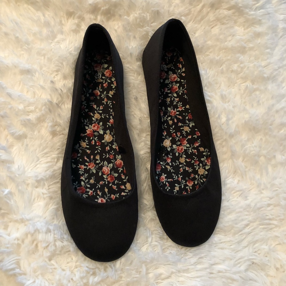 Black Shoes